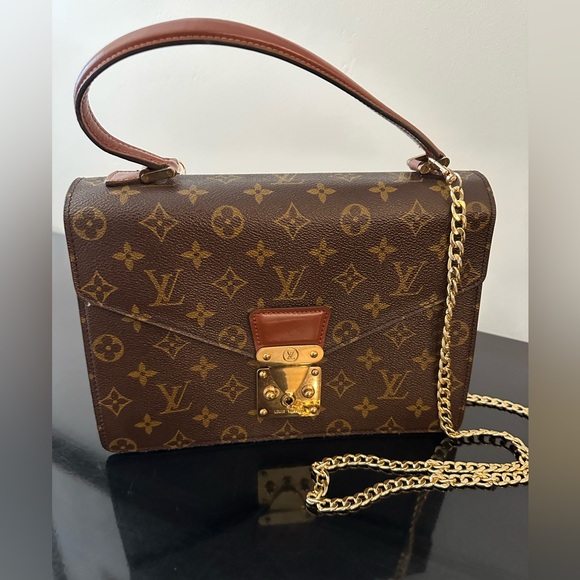 Louis Vuitton
LV Monogram Concorde - Picture 1 of 6